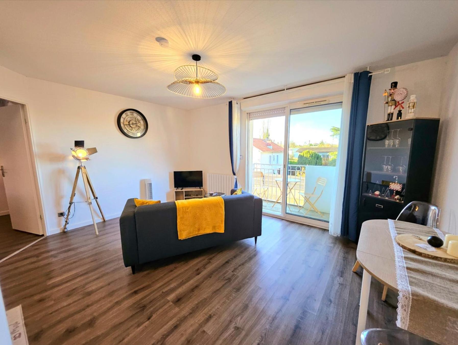 Appartement Residentiel Avec Parking/Proche Centre Angouleme Bagian luar foto