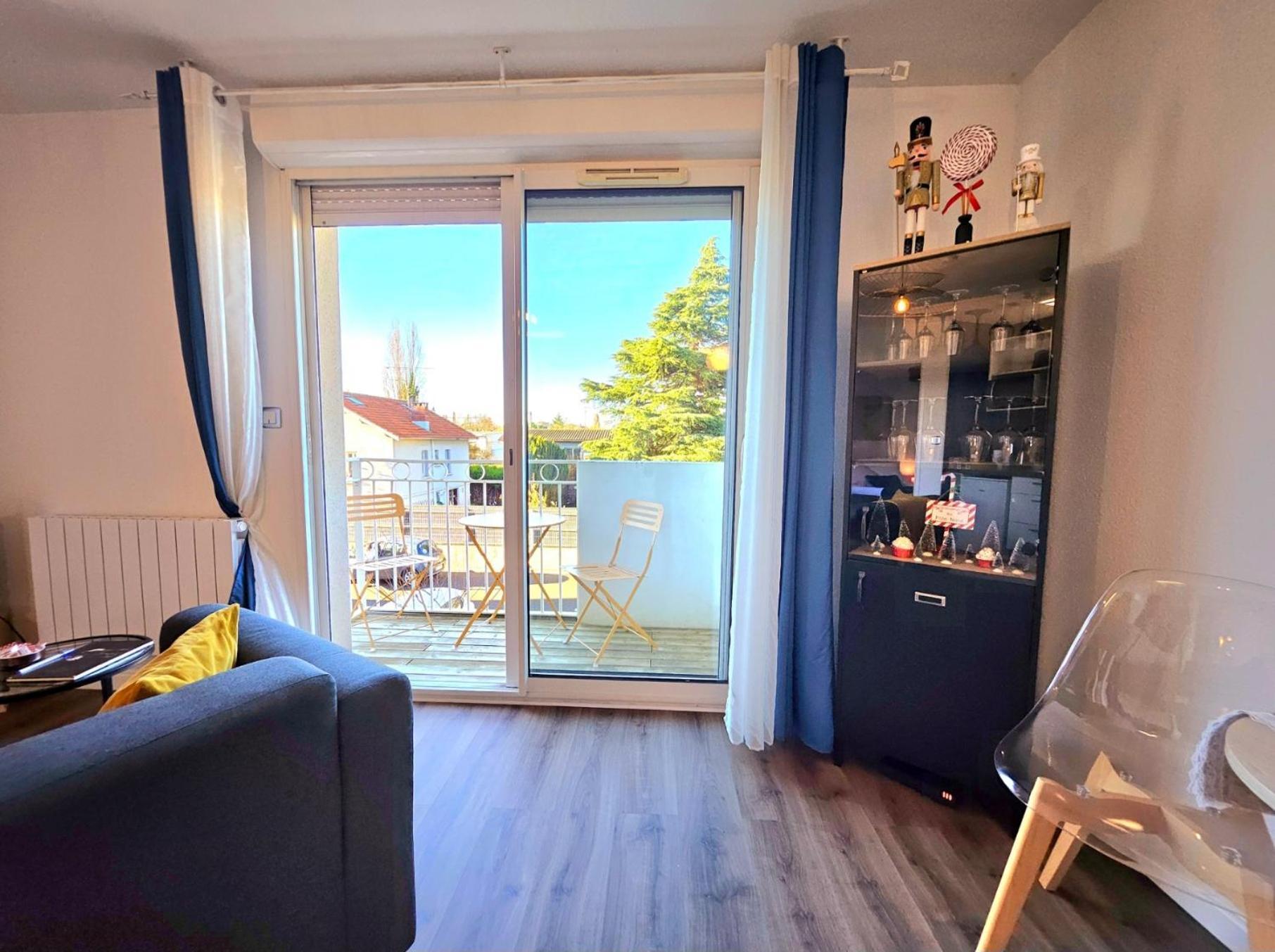 Appartement Residentiel Avec Parking/Proche Centre Angouleme Bagian luar foto